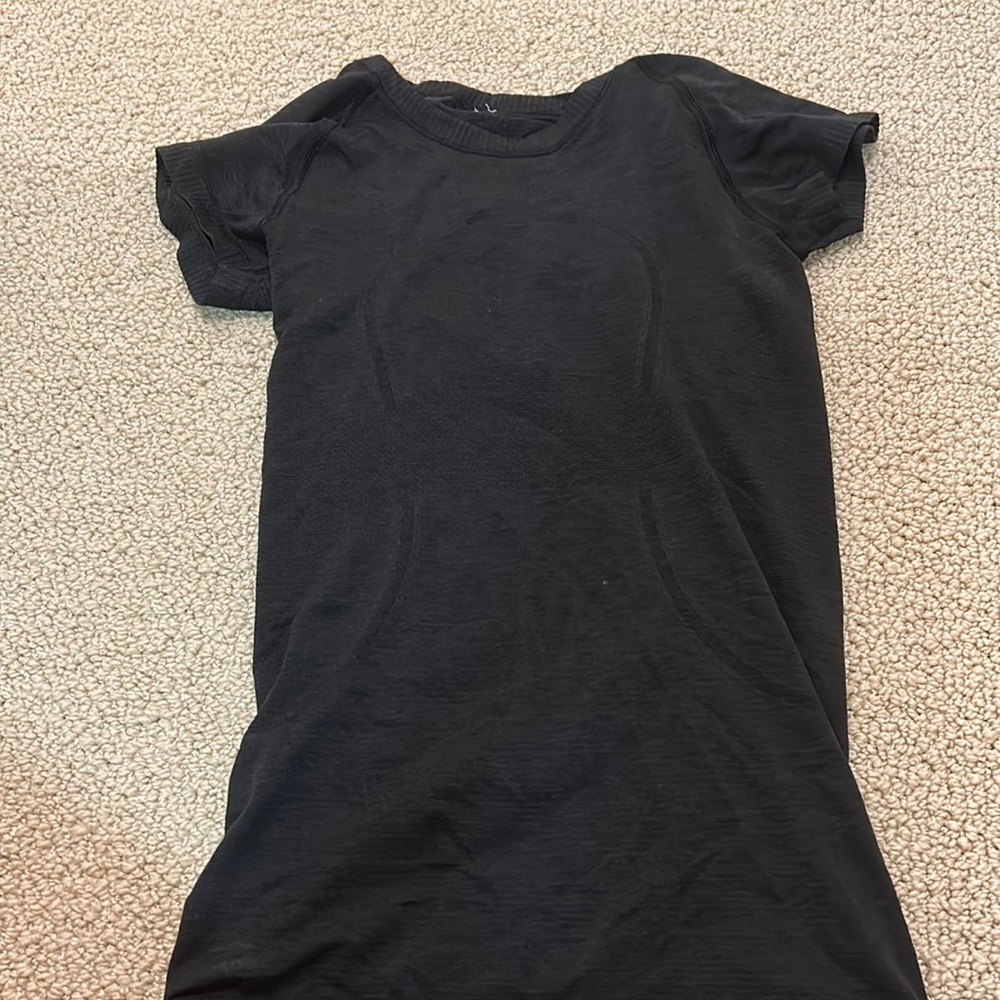 Black lululemon swiftly tech!